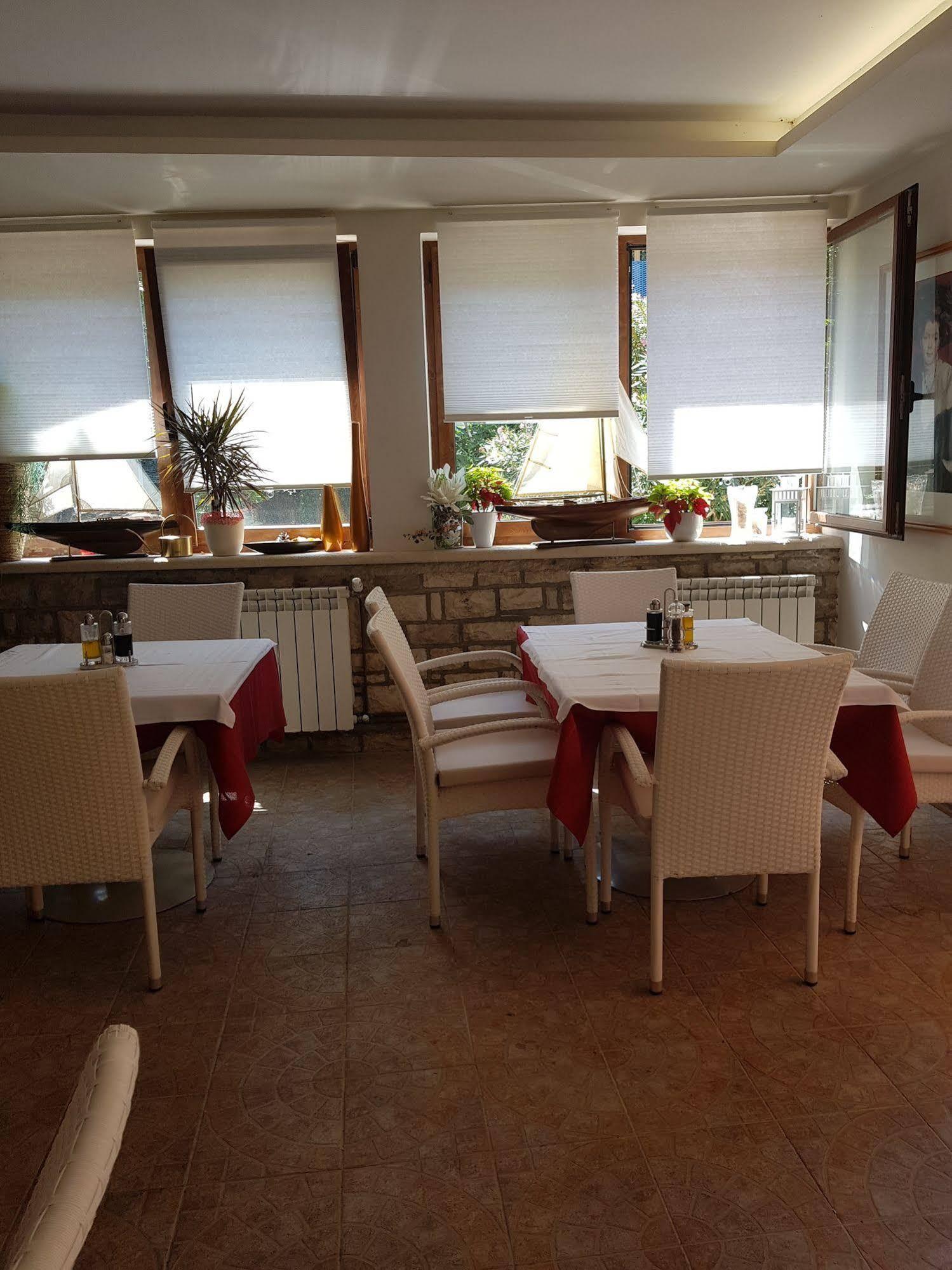 Boutique Hotel Santa Maria Novigrad  Екстер'єр фото