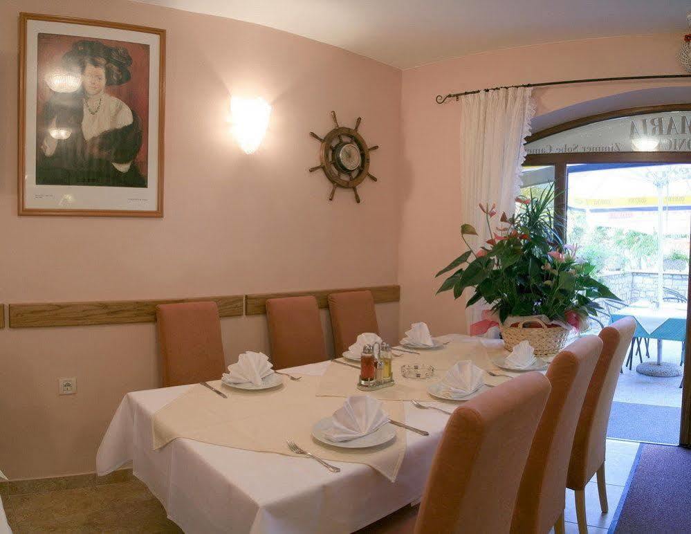 Boutique Hotel Santa Maria Novigrad  Екстер'єр фото